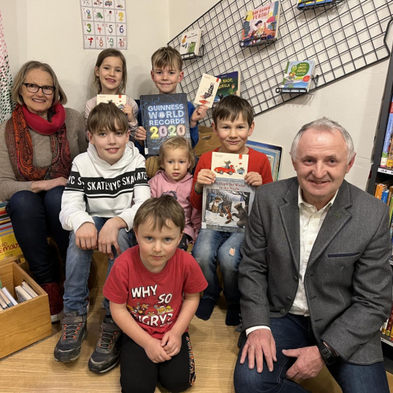 Kindergruppe in der Bibliothek